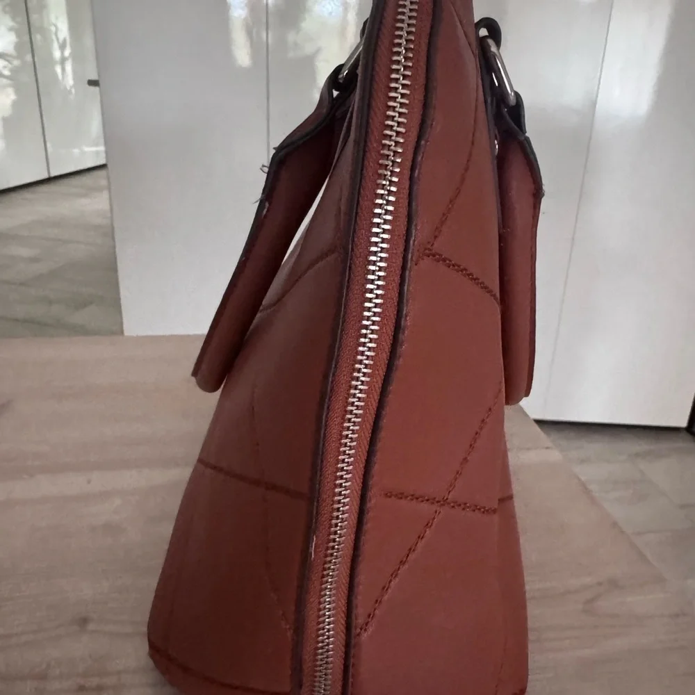 Adrienne Vittadini chic versatile
